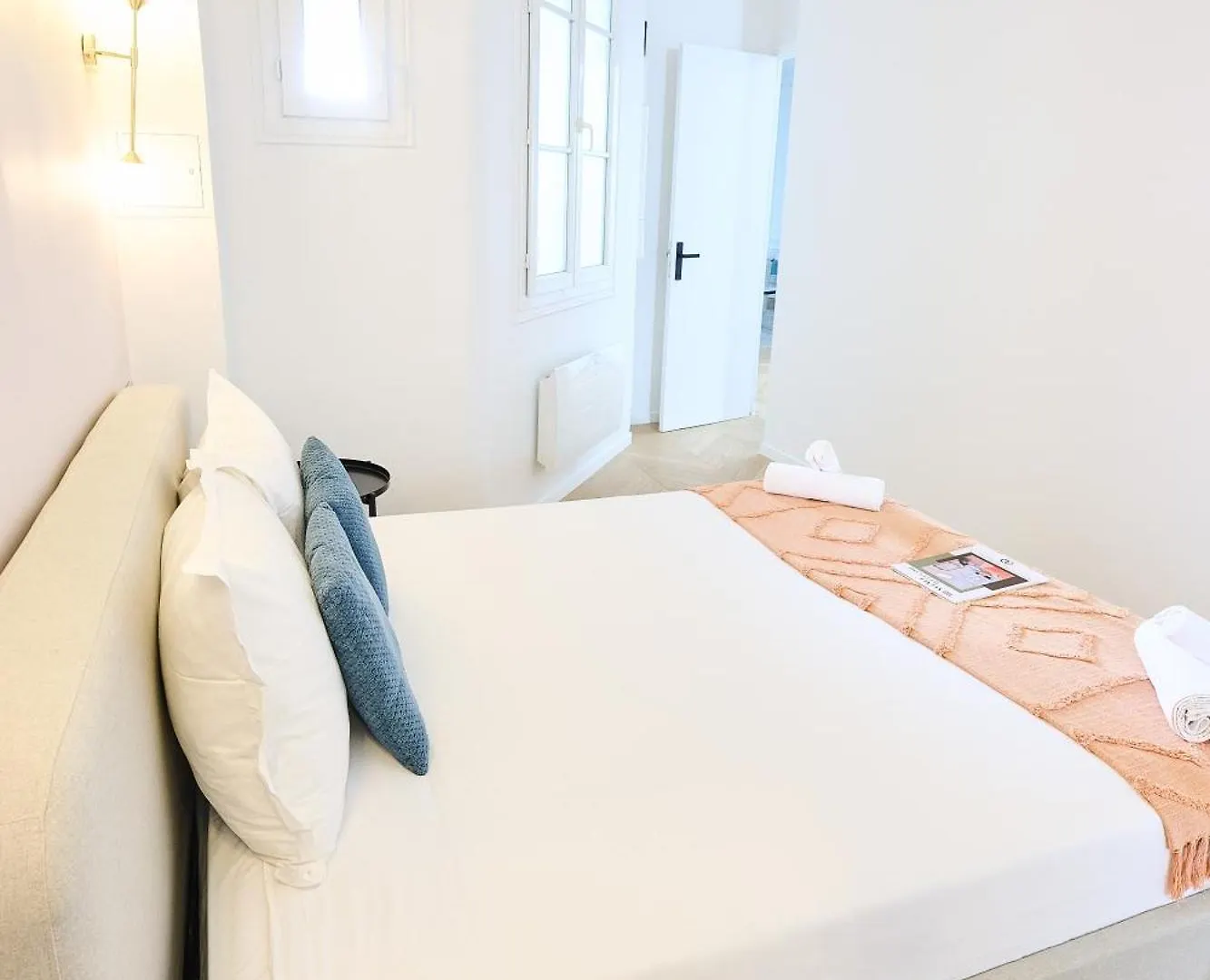 Champs Elysees!montaigne, New Luxurious 6pers Flat *